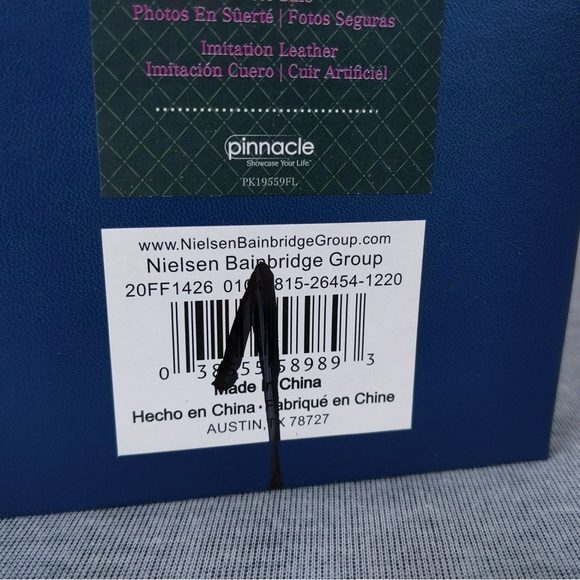 Free w/$15 purchase Mini Photo Album for 3.3” x 2.3” photos - Picture 6 of 6